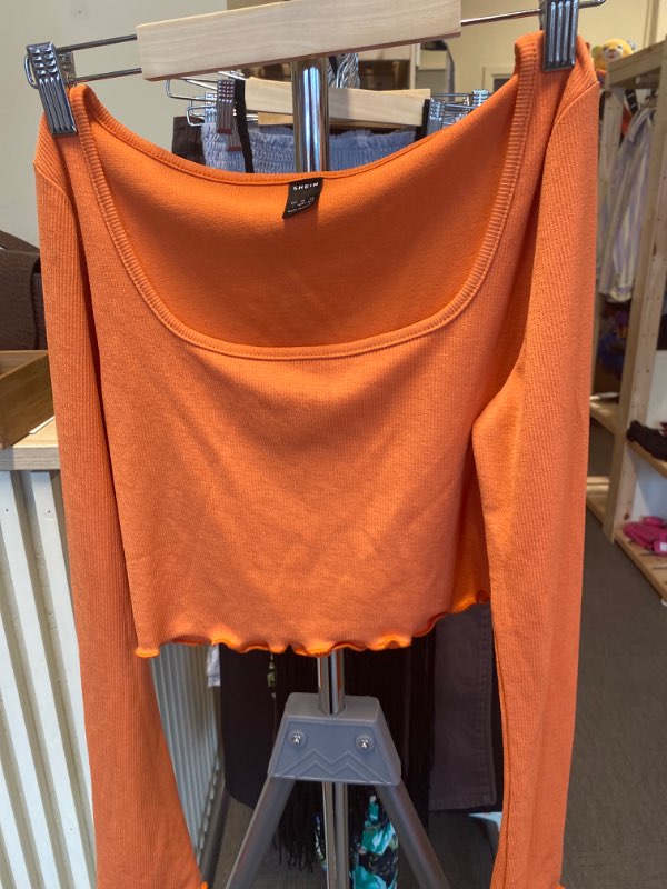 Orange shein tröja