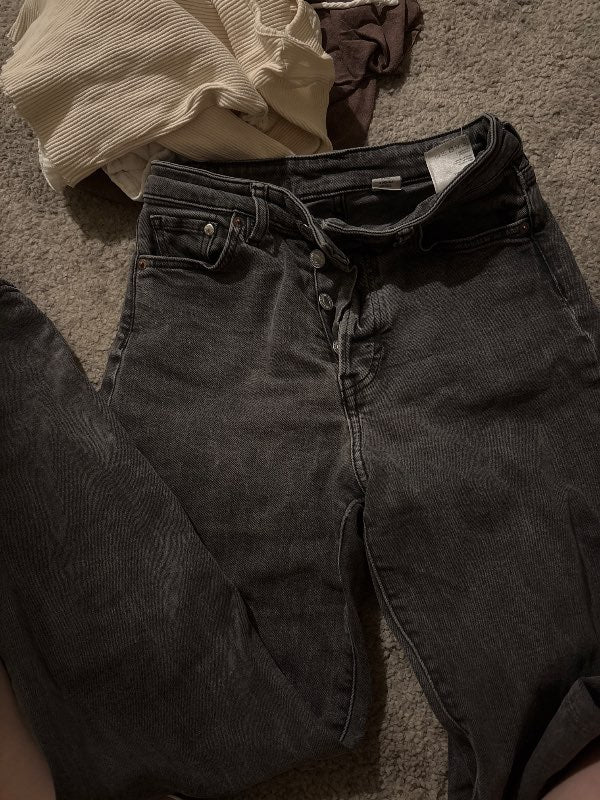 Grå jeans
