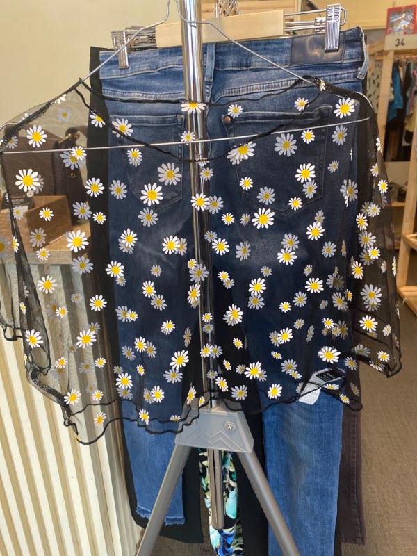 Blommig Svart Mesh