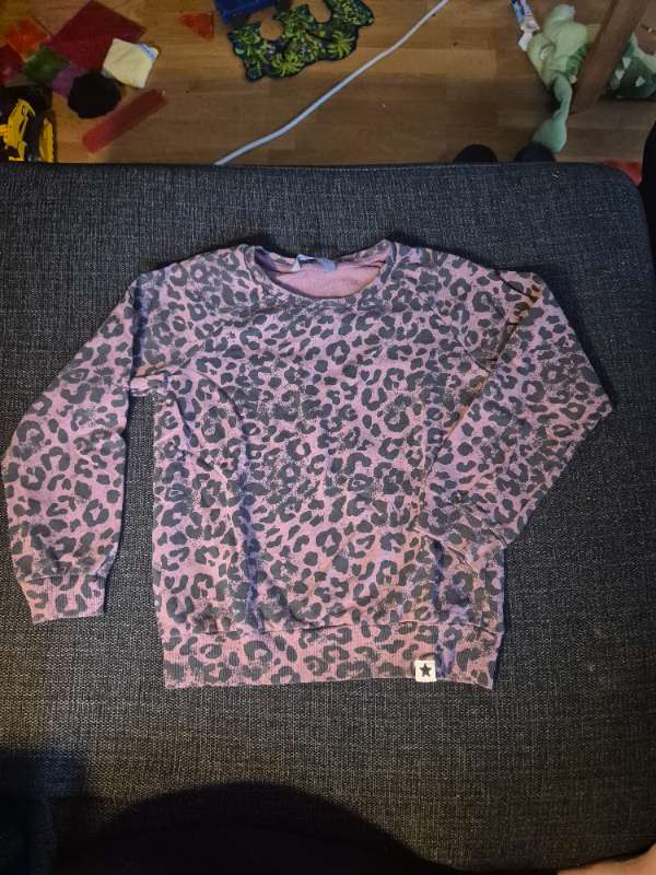 Lindex rosalila leopardtröja