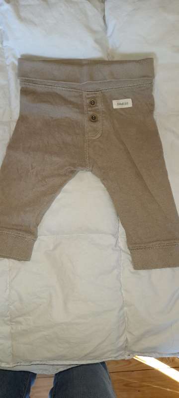 Gråa byxor från Newbie