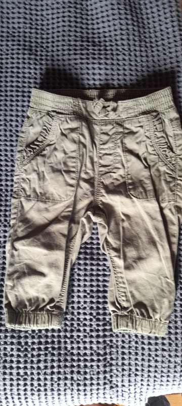 Gröna byxor m rosett