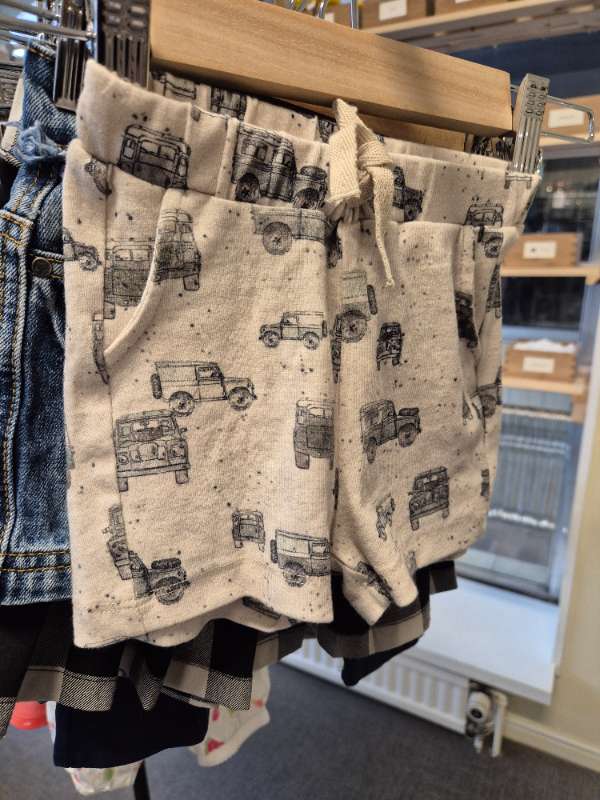 Shorts bilar