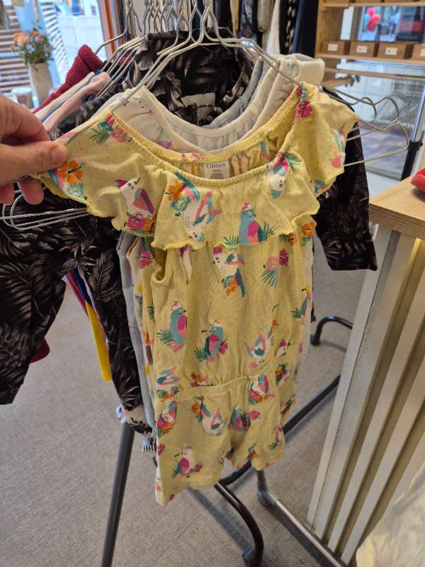 Gul papegoja byxdress