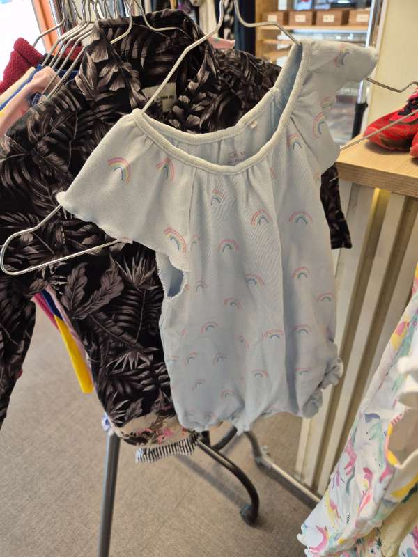 Blå.byxdress regnbågar
