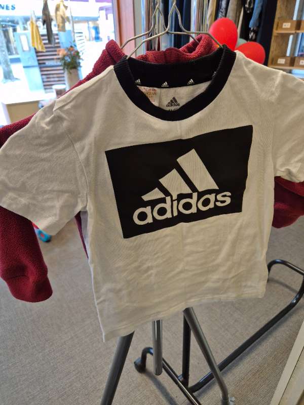 Adidas tshirt