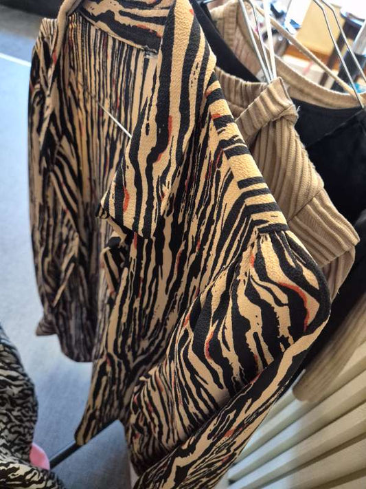 Skjorta beige zebra