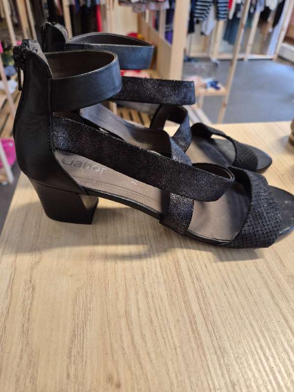 Gator svart sandal klack