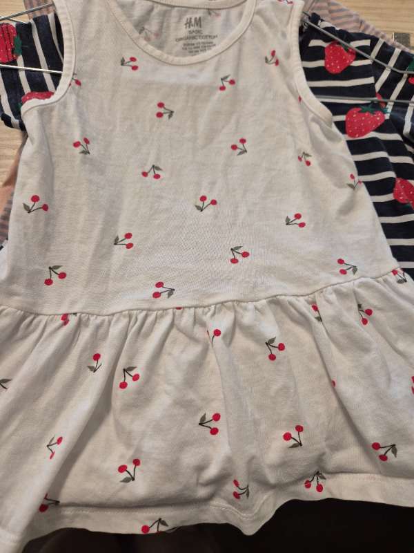 Vit klänning körsbär