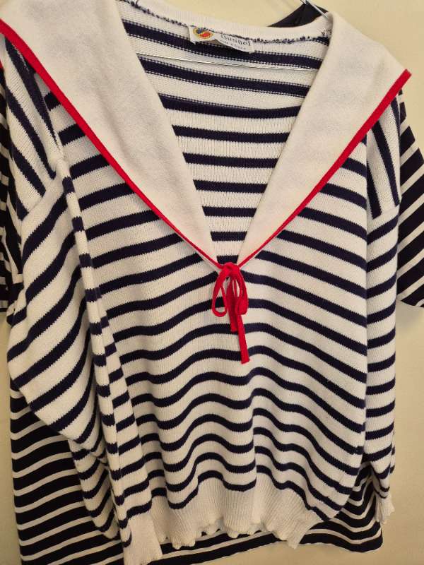 Busnel vit med krage