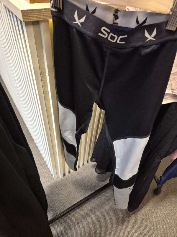 Soc svart vit grå träningsbyxa