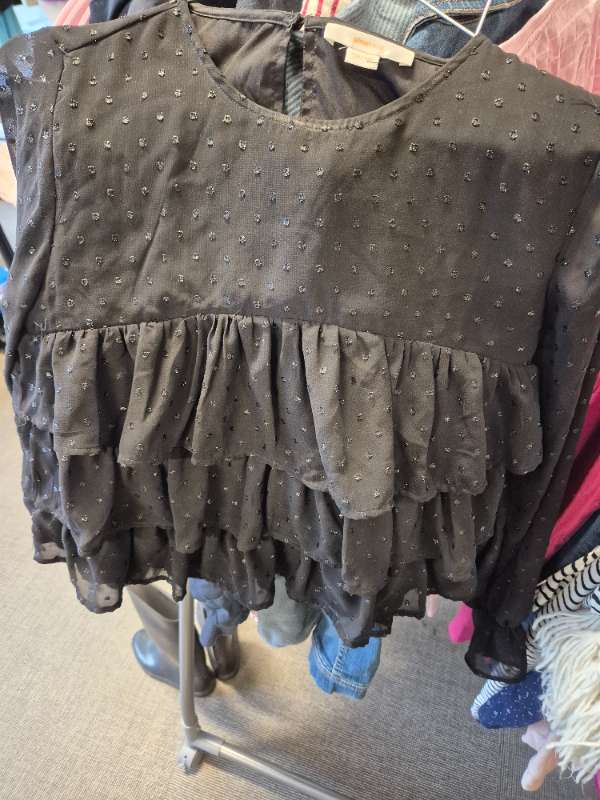 Svart blus volang Gina