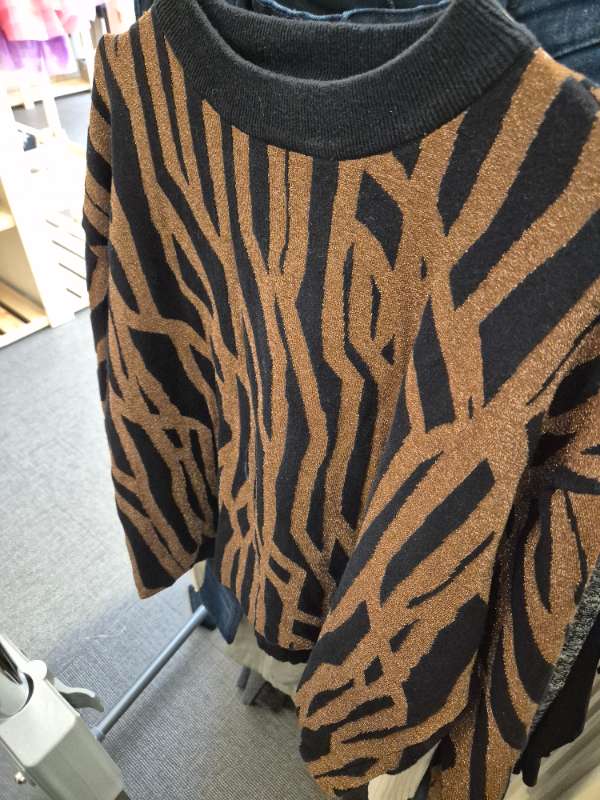 Zoul svart brun tröja