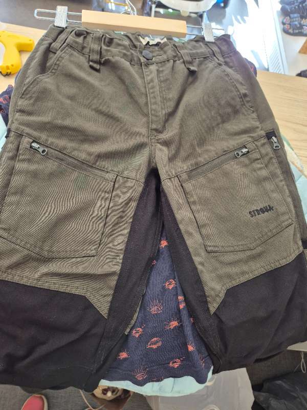 Ströva gröna byxor