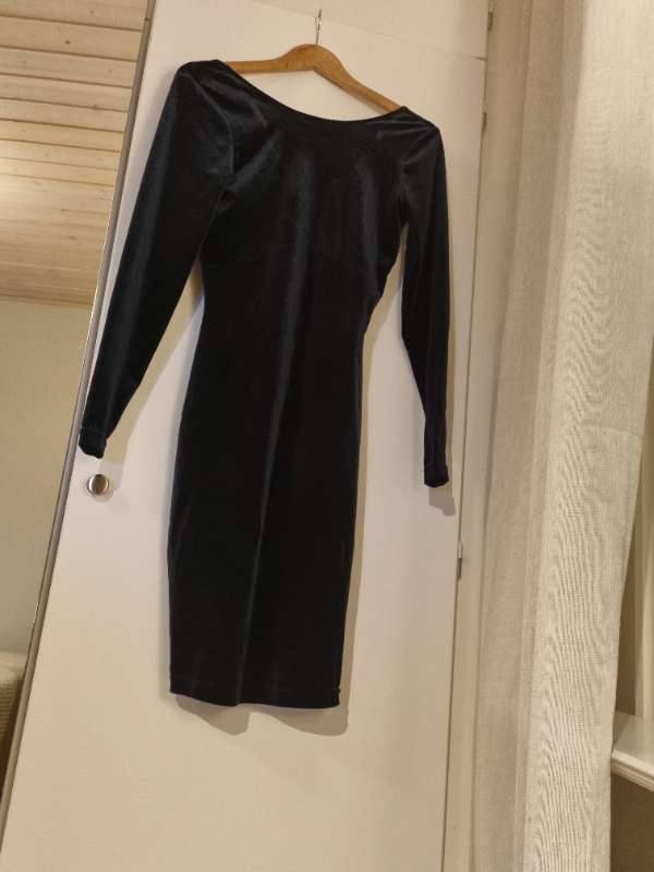 Sammetsklänning midnattsblå