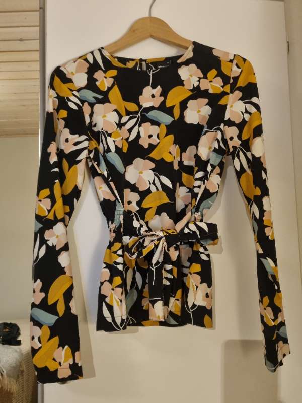 Blommig blus