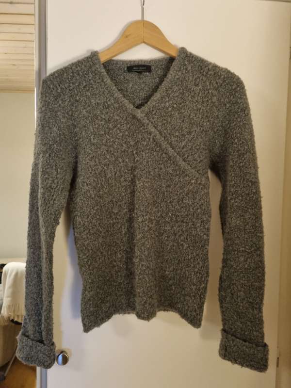 Stickad tröja