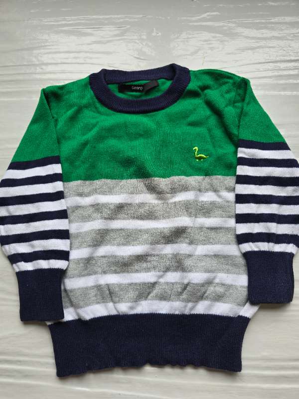 Flerfärgad stickad tröja