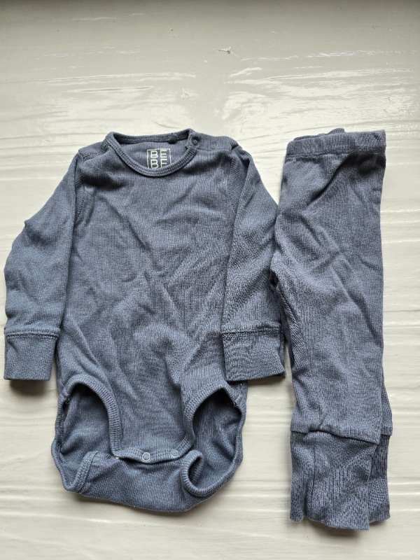 Set med body och byxa