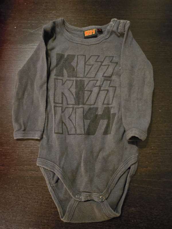 Mörkgrå body från KISS