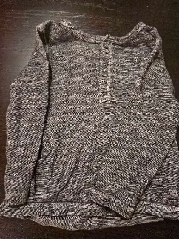 Mörkgrå långärmad tröja