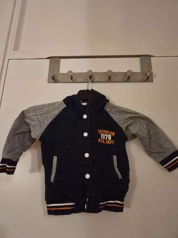 Hoodie med huva och dragkedja