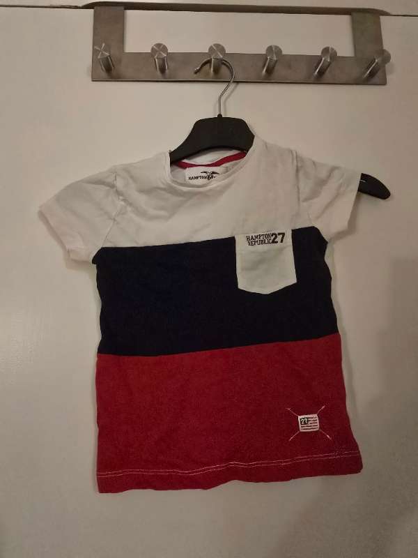 Blå/röd/vit T-shirt