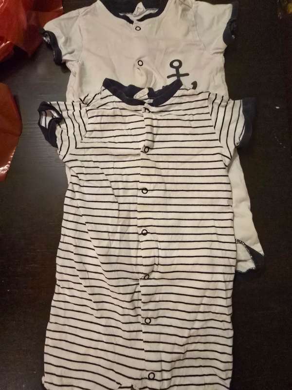 2 kortärmade pyjamasar