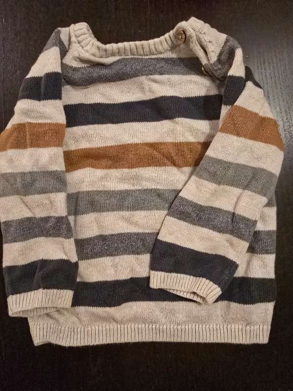 Stickad tröja