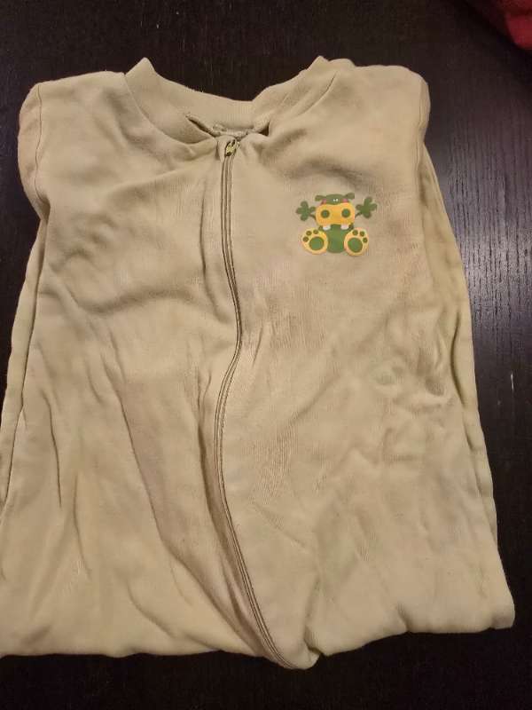 Ljusgrön pyjamas långärmad