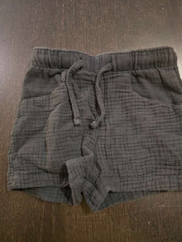 Luftiga svarta shorts