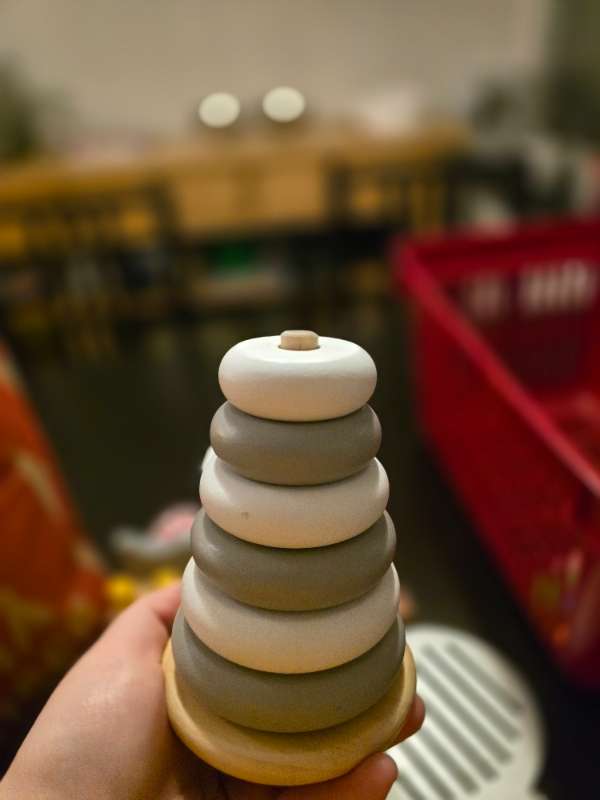 Stapelbara ringar i trä