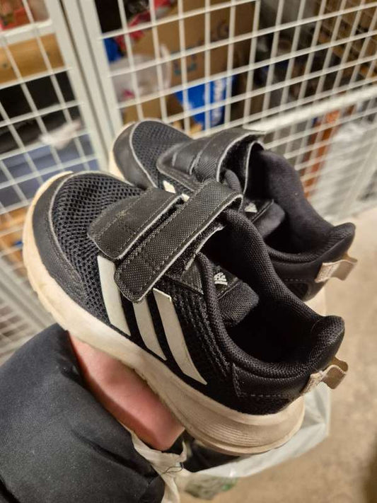 Adidas skor