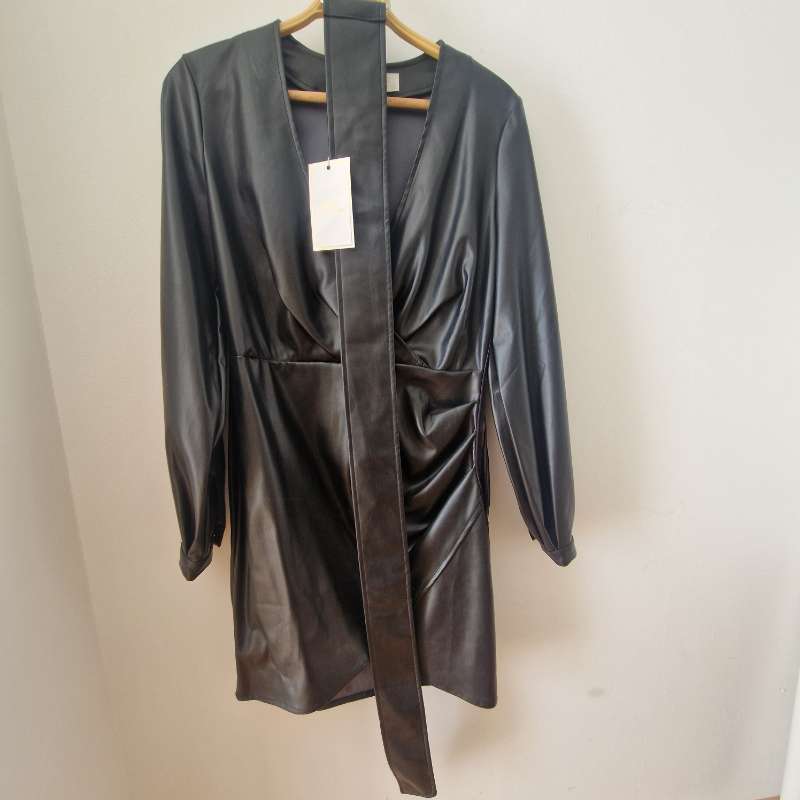 Svart klänning med bälte