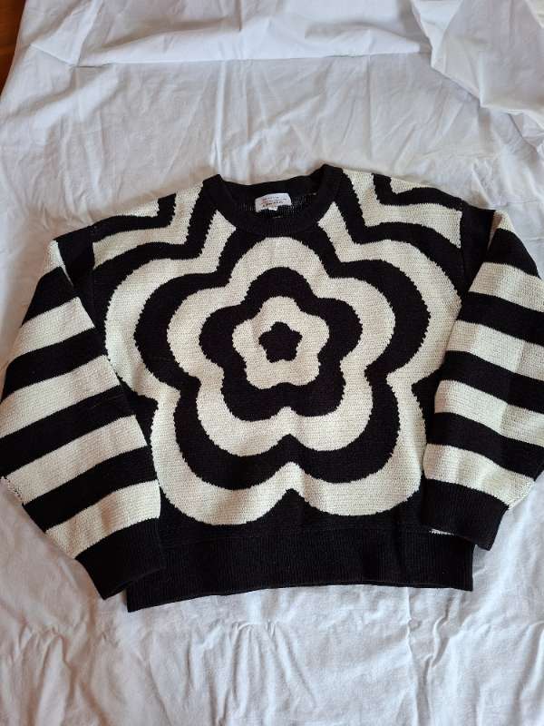 Stickad tröja Other Stories