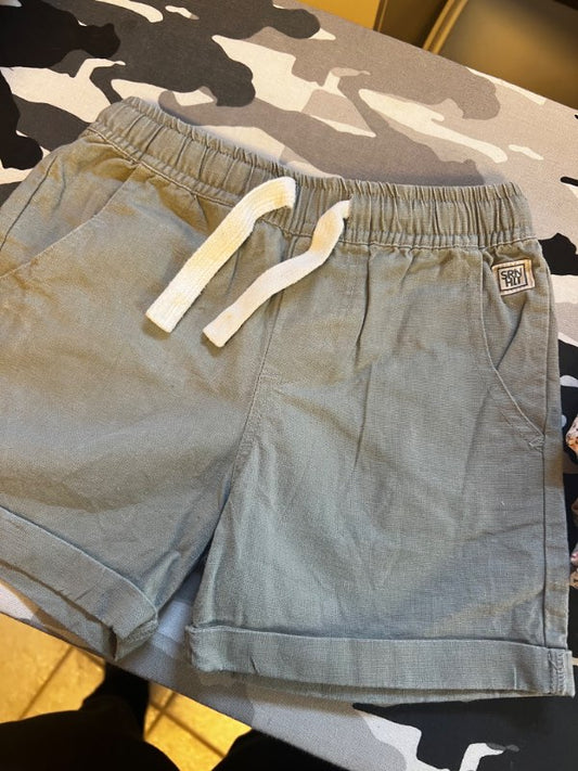 Linneshorts gröna