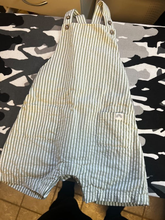 Hängselshorts randiga