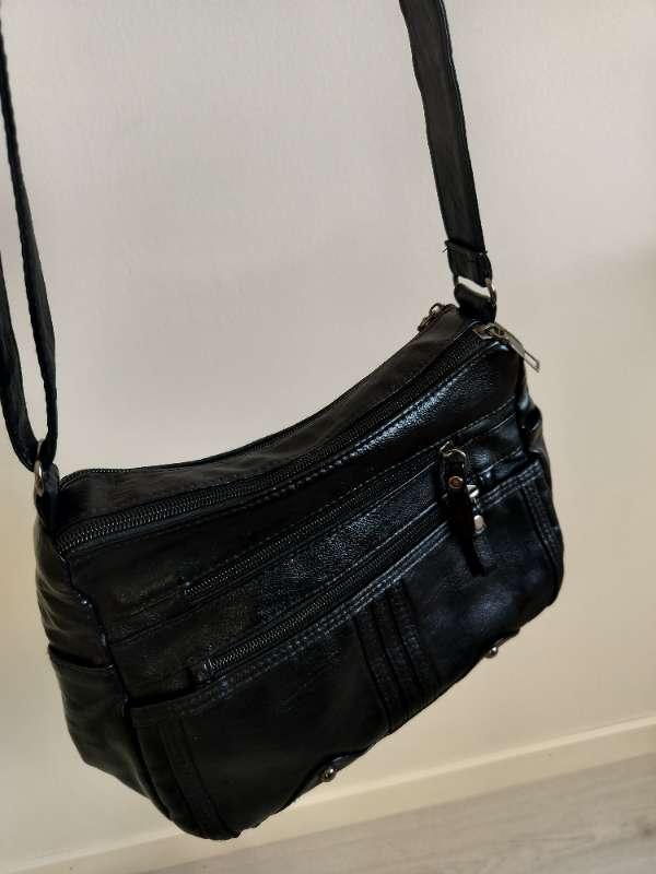 Svart handväska i nyskick