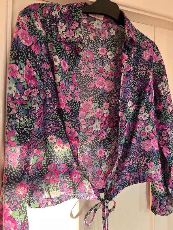 Blommig blus retro