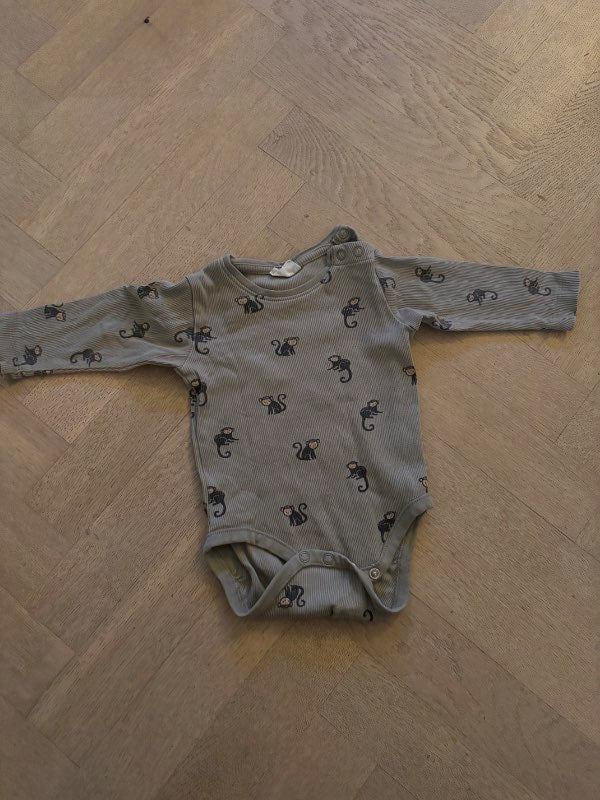 Kappahl Grön apor Body 68