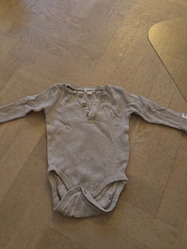 Newbie beige ribbad Body 68