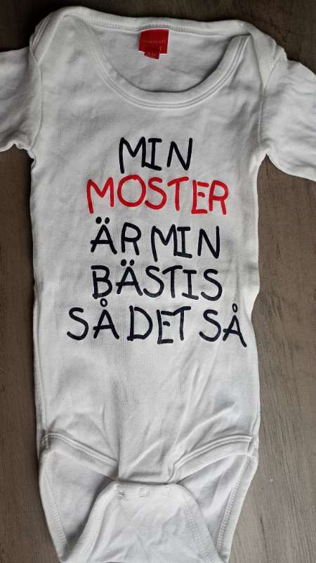 Kortärmad body moster