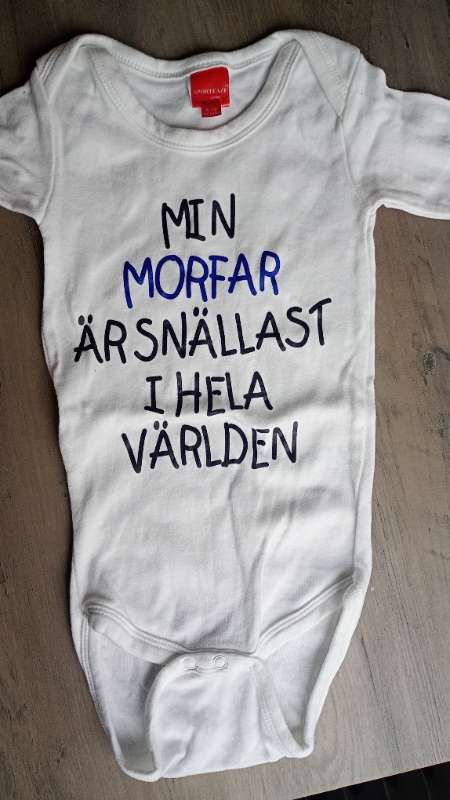 Kortärmad body morfar