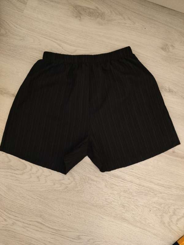Svarta shorts