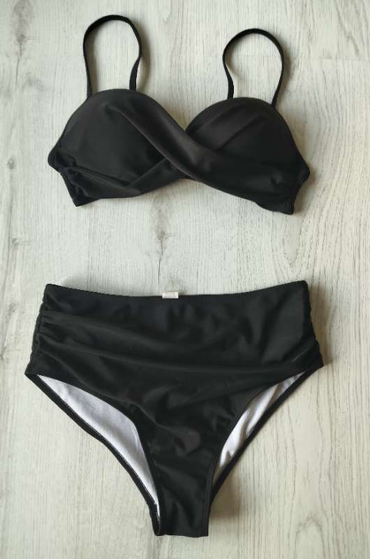 Svart bikini i nyskick