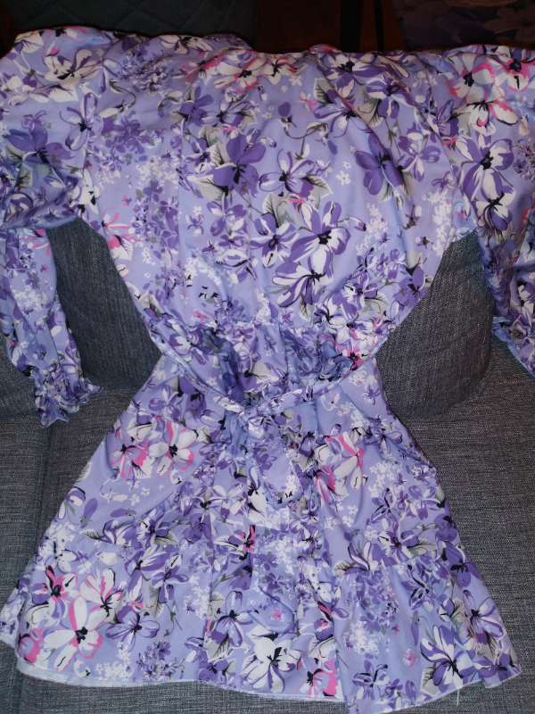 Lilla blommiga klänning
