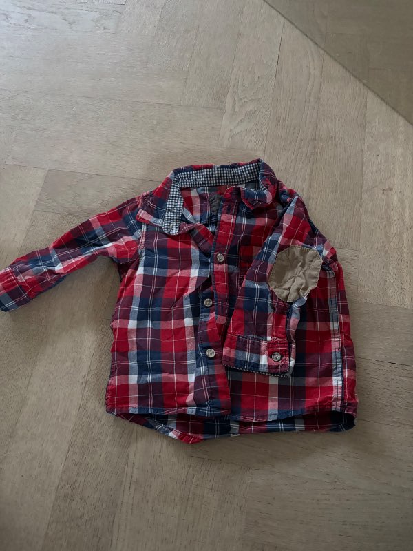 HM rutig röd skjorta 68