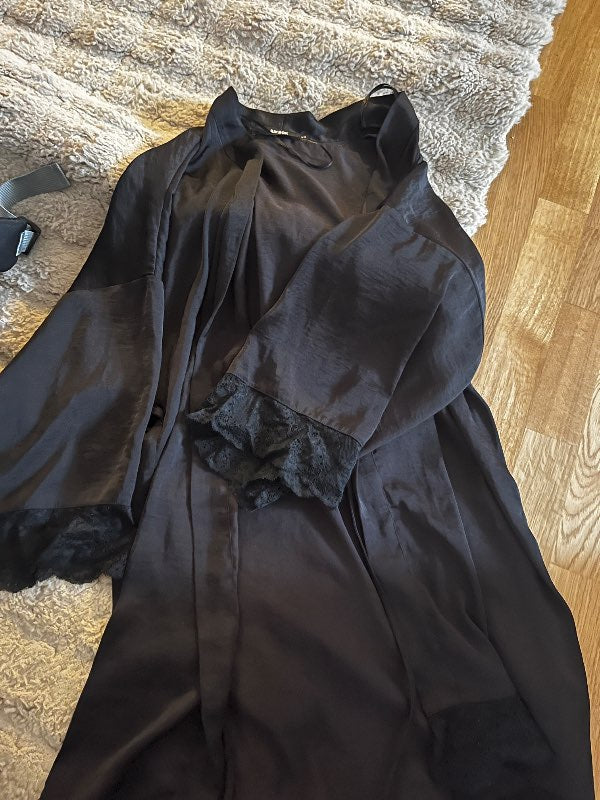 Svart kimono