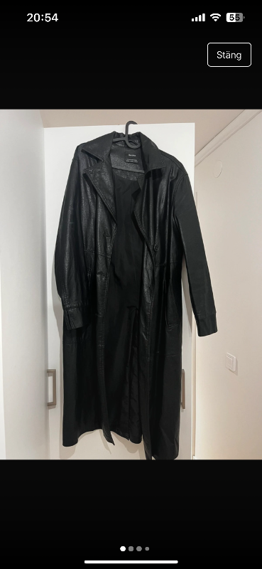 Fakeläder kappa Bershka