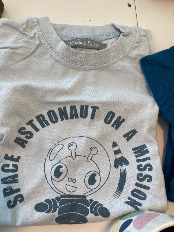 T-shirt astronaut